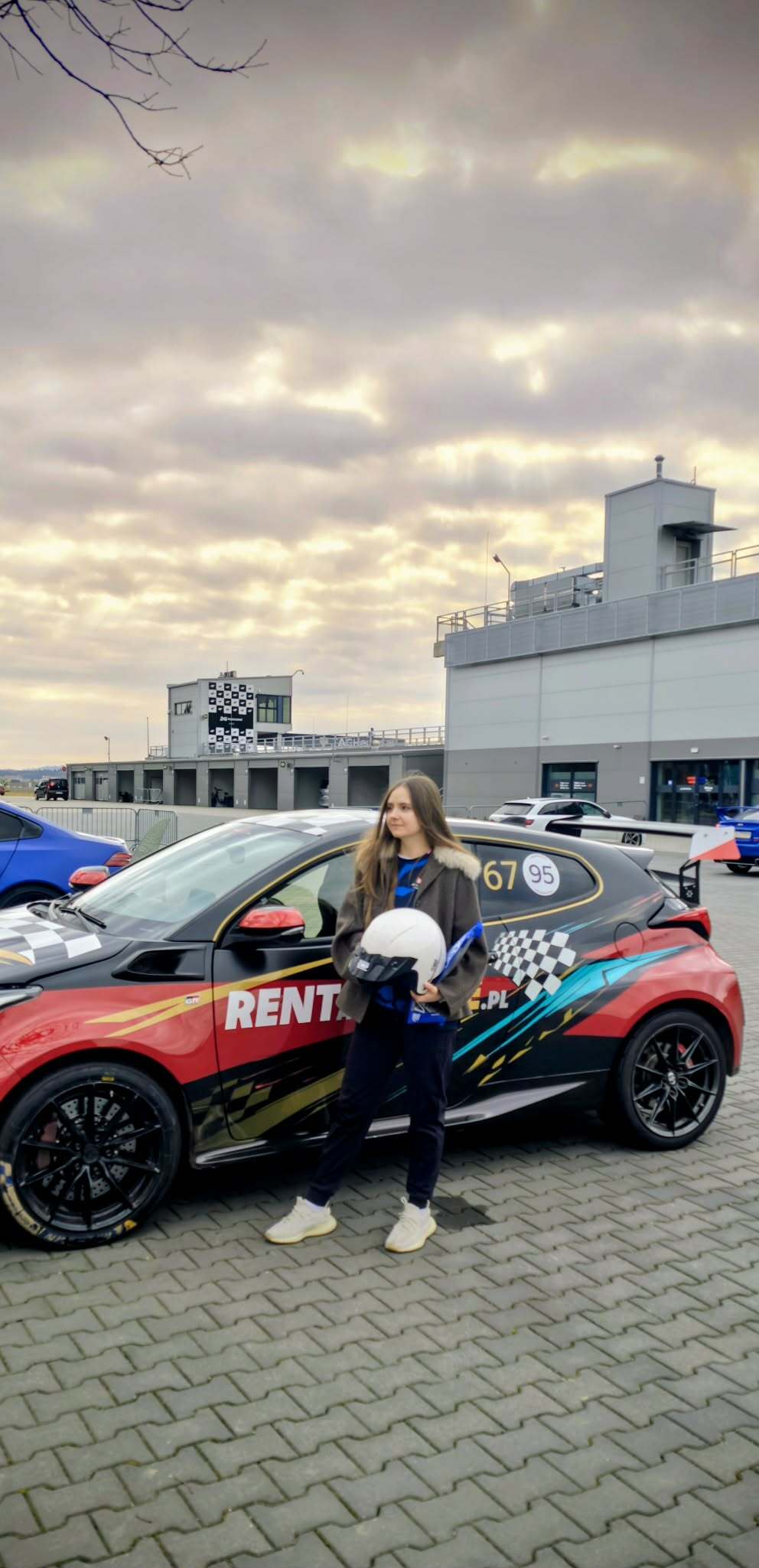 c7d4b43c-a223-4b3b-98a6-d137e90ae975